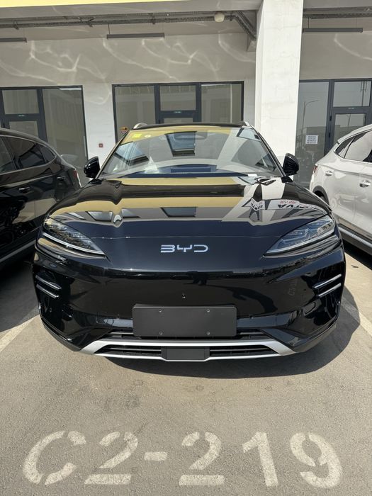 BYD CHAMION 2025-26 Smart 605 km qora narda grey oq