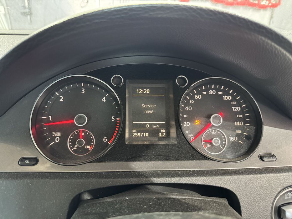 Dezmembrez passat b6