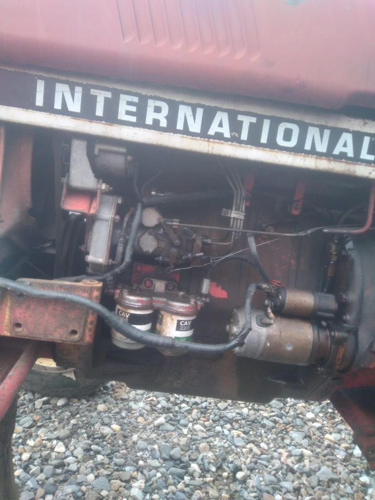 Vând tractor international în stare de funcționare