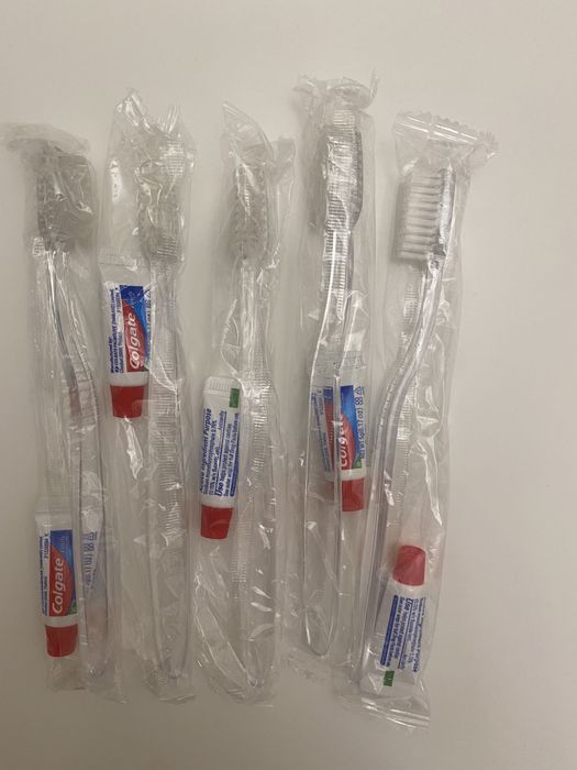 Продам щетки и пасту новые в упаковке