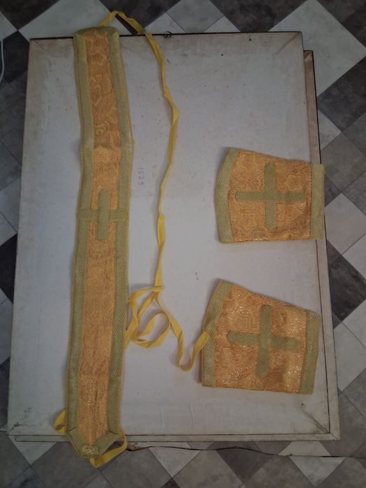 Set de veșminte liturgice