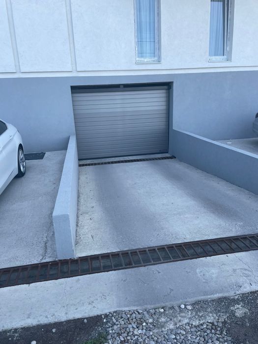 Inchiriez loc de parcare subteran vis-a-vis de UPG