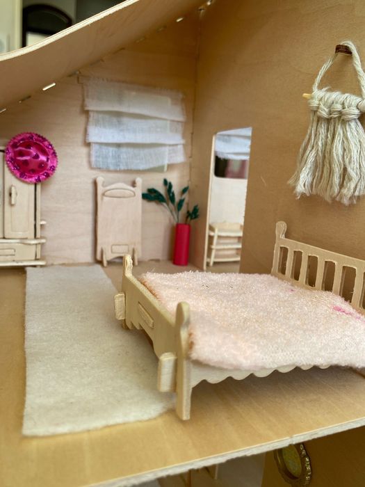 Къща за кукли от дърво