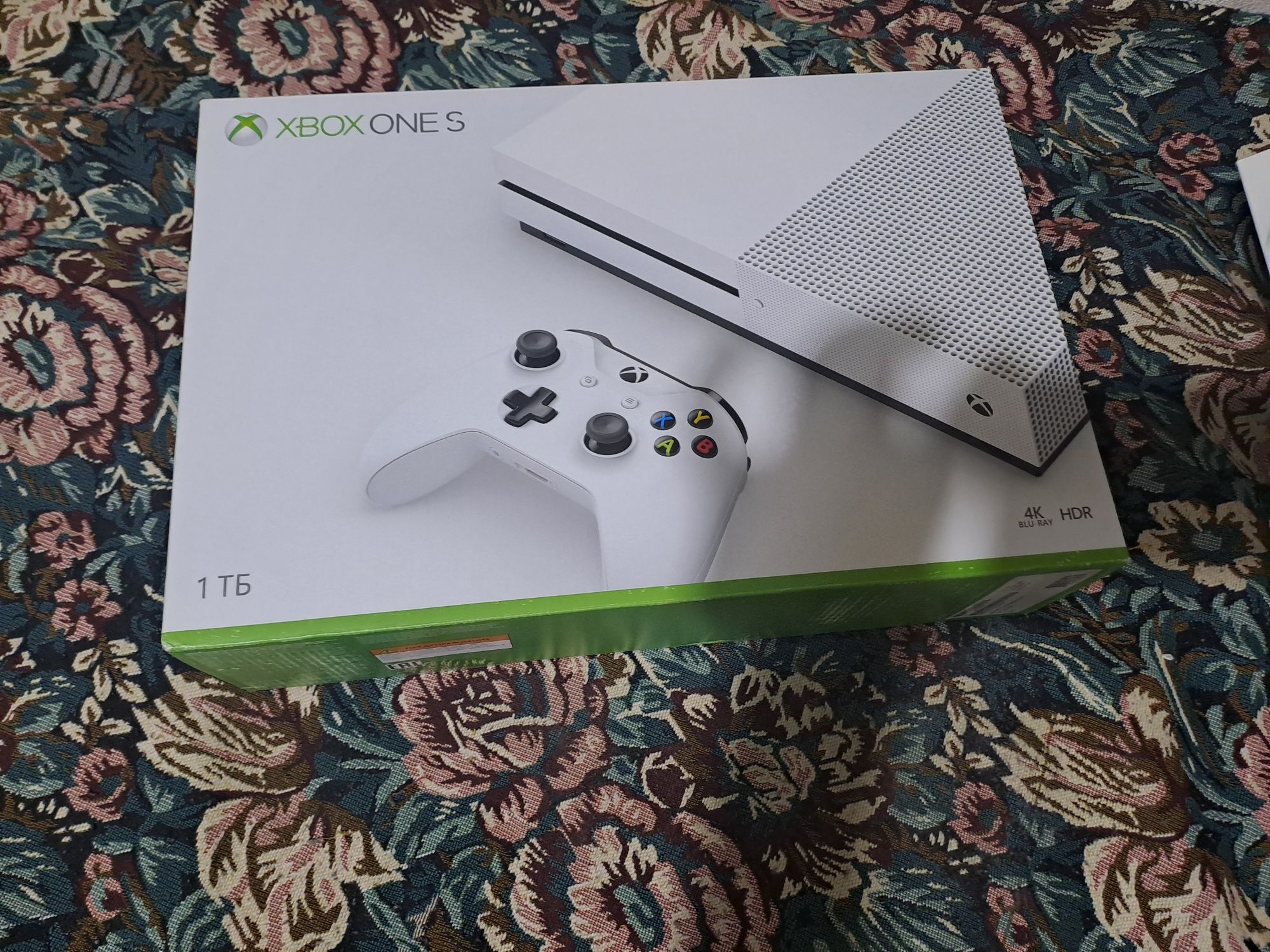 Продаю Xbox One S