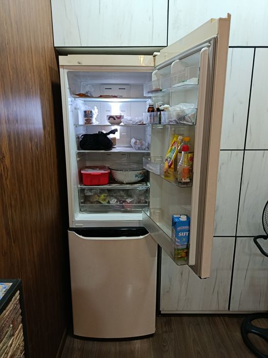 Продам LG Холодильник