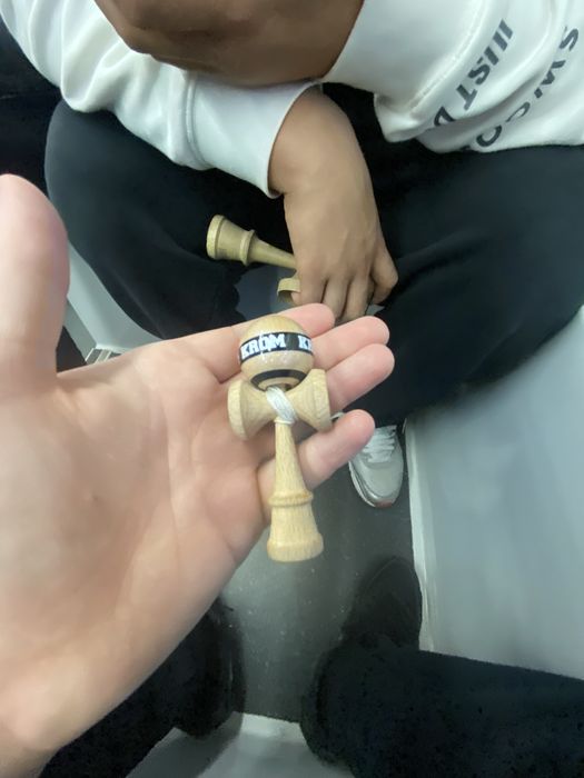 Kendama mikro krom