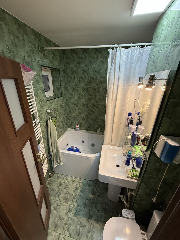 De vânzare : Apartament 3 camere spațios | Lacul Tei | Zona Nord