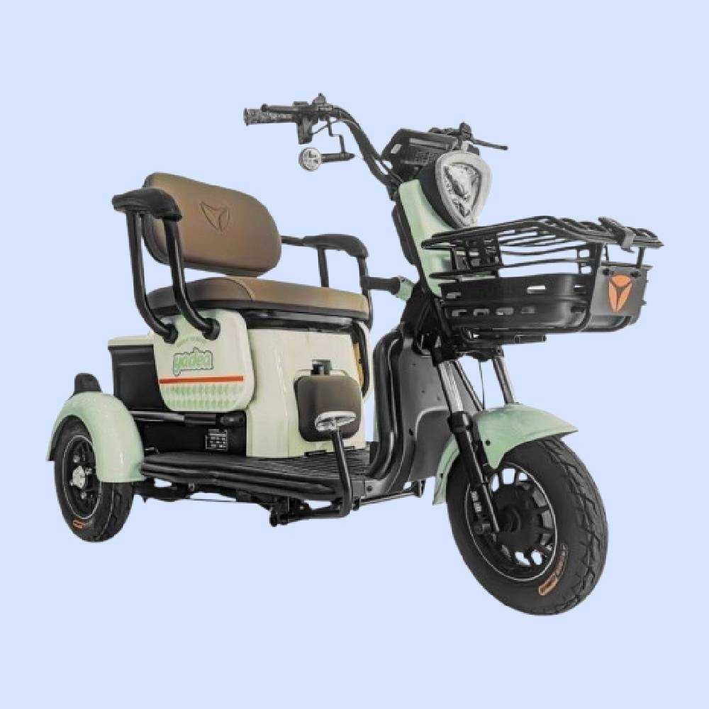 Uch g‘ildirakli elektr skuter Yadea K2, oq