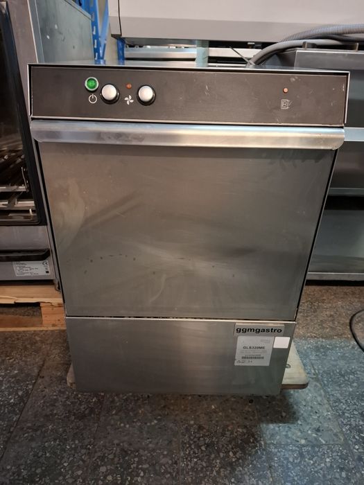 Masina spalat pahare