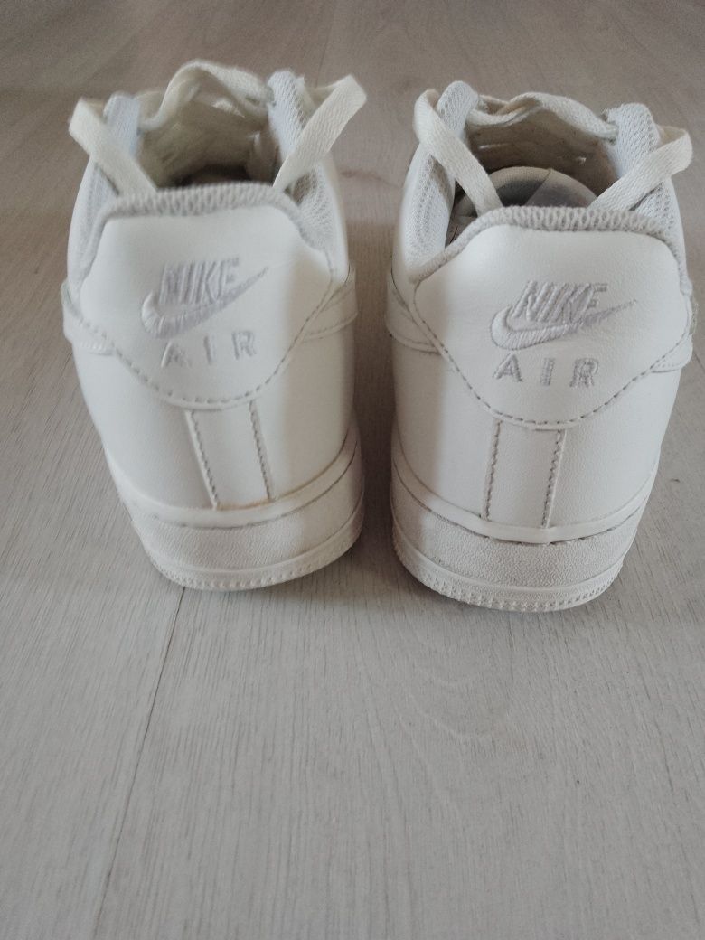 Бели скинърси Nike Air force 1,40н