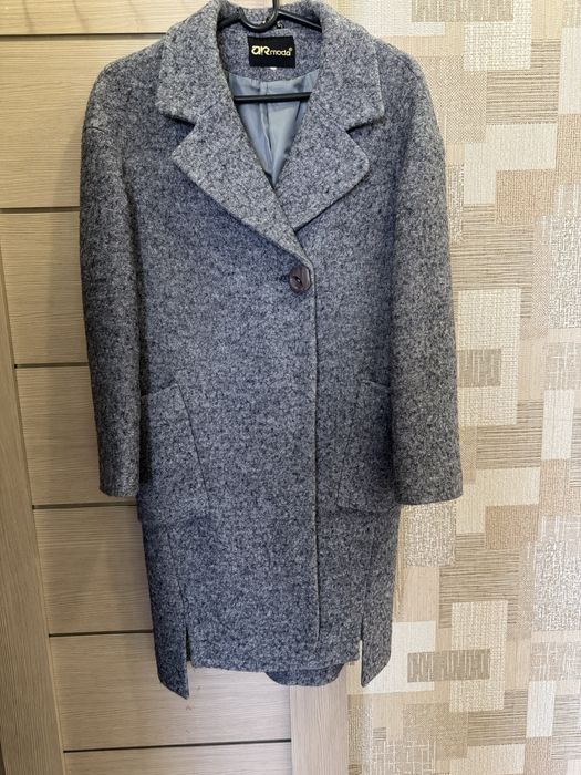 Продам  женское  пальто  весна-осень