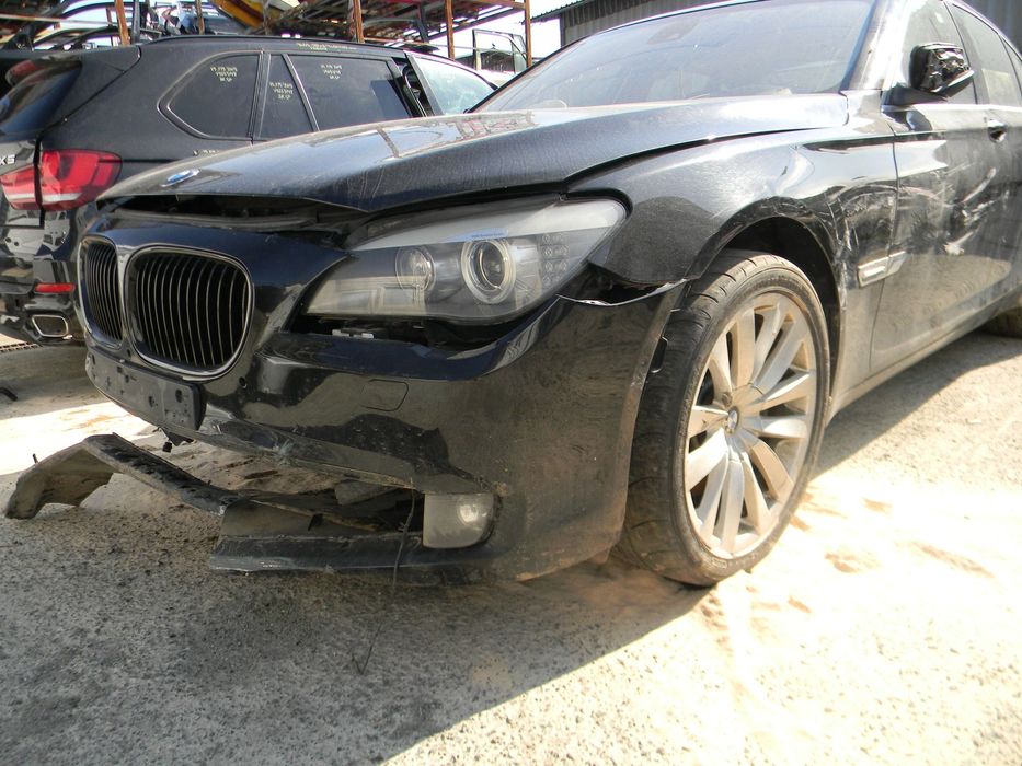 Dezmembrari  BMW 7 (F01, F02, F03, F04)  2008  > 2015 750 i Benzina