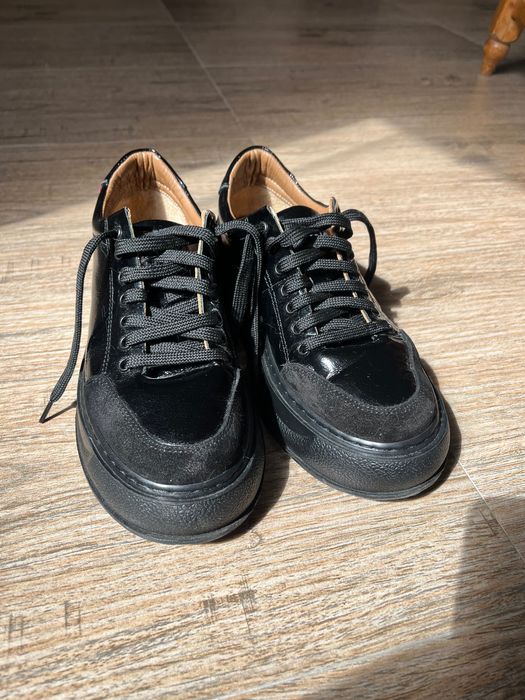 Кожени черни дамски обувки