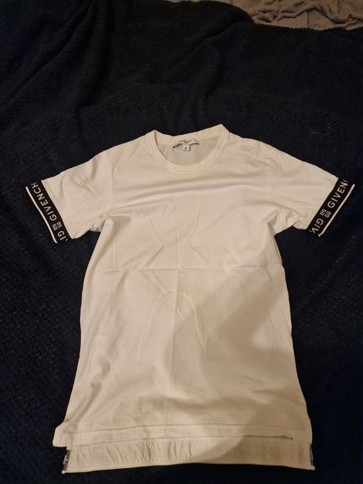 Vand tricou Givenchy