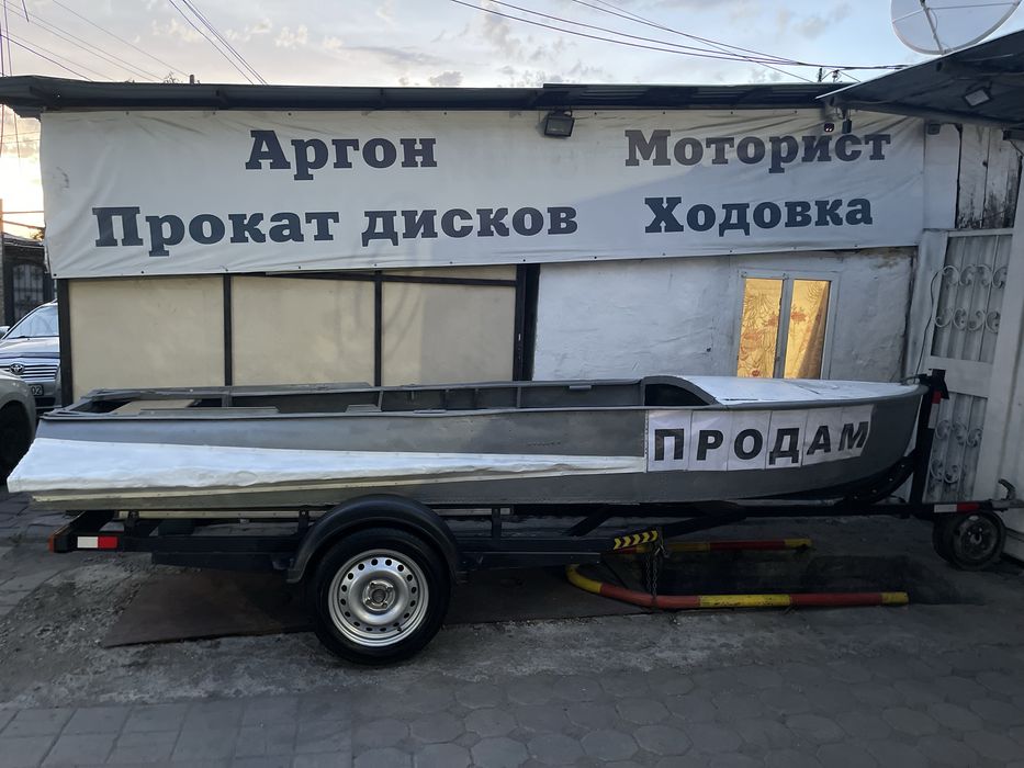Срочно продам Лодку Казанка М с мотором и прицепом