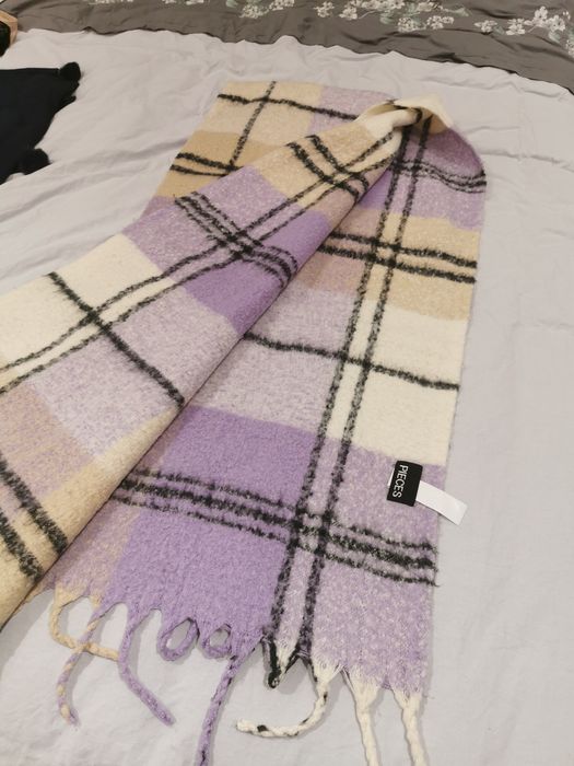 Дамски вълнени топли шалове