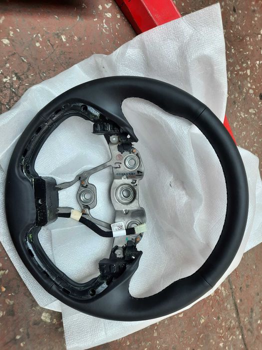 новое рулевое колесо, руль KIA Rio