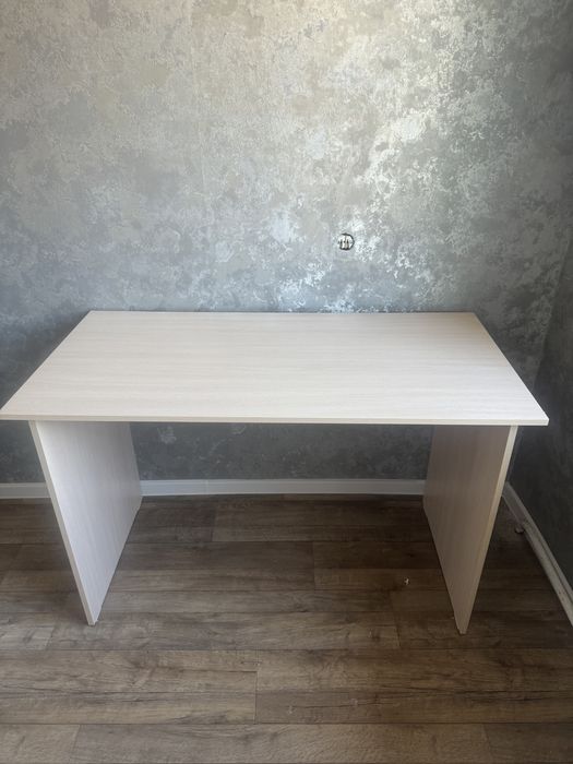 Письменный стол