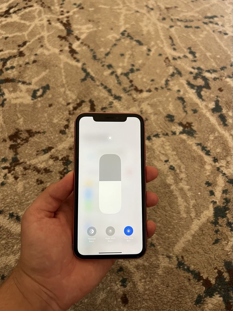 iphone xr sotiladi