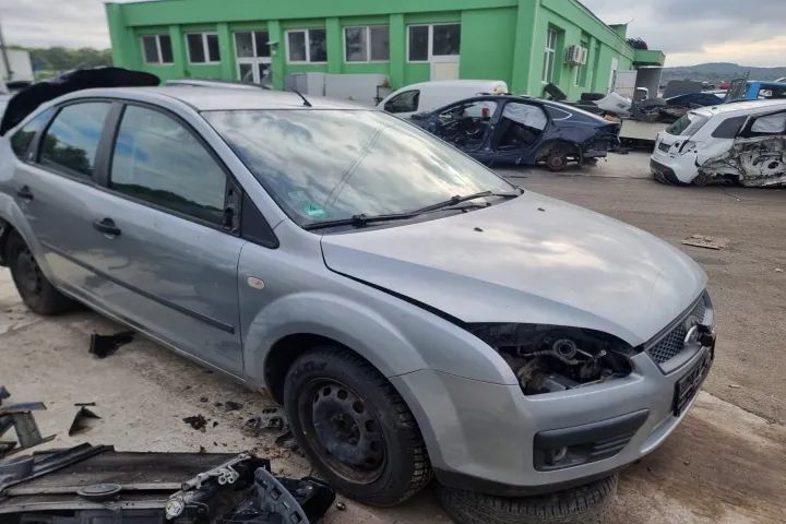bara fata capota trager calandru armatura caseta de directie  far parasolar stanga dreapta  Ford Focus 2 motor 1.6 benzina HWDA