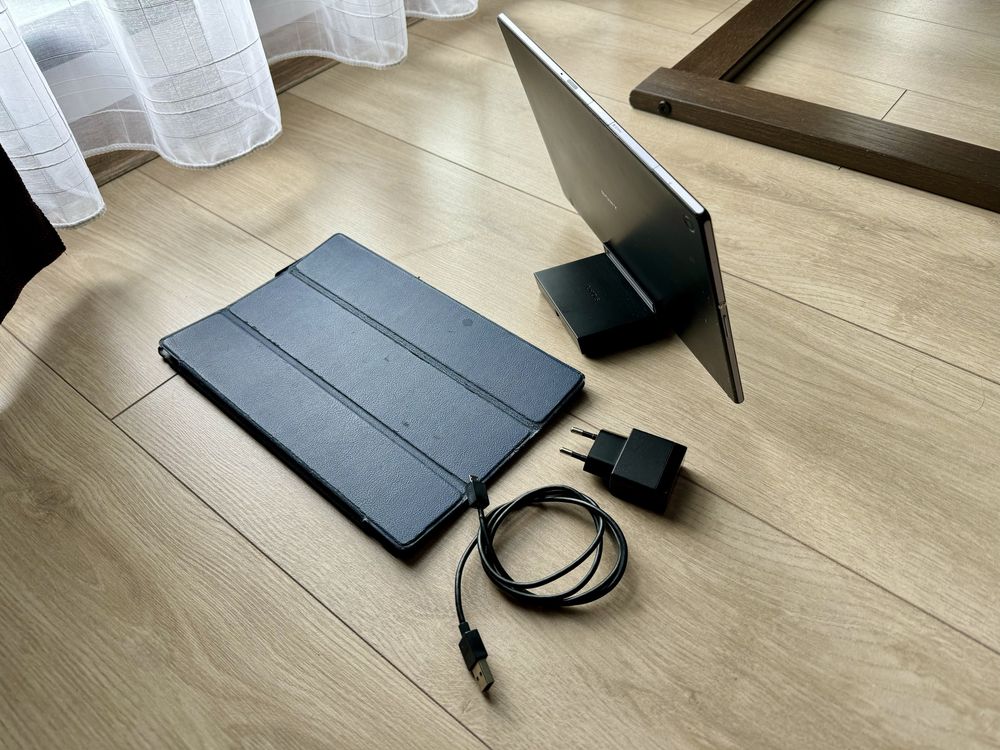 Tableta SONY Xperia Z1 + accesorii + CADOU