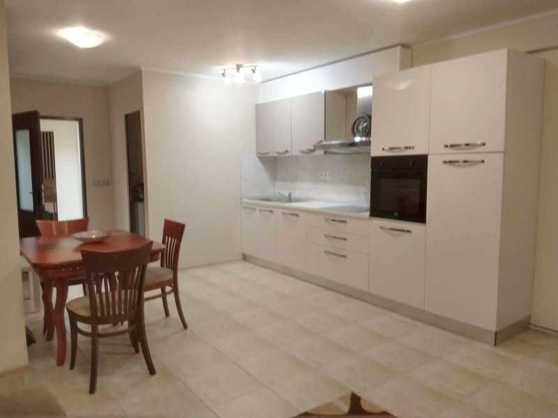 Дава се под наем Двустаен апартамент в Бургас, Център - 80 кв.м за 450 € - Снимка #5