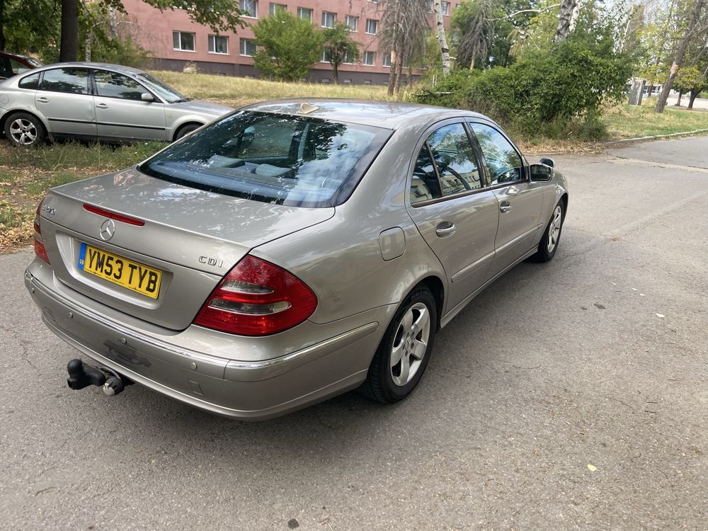 Mercedes-Benz E270