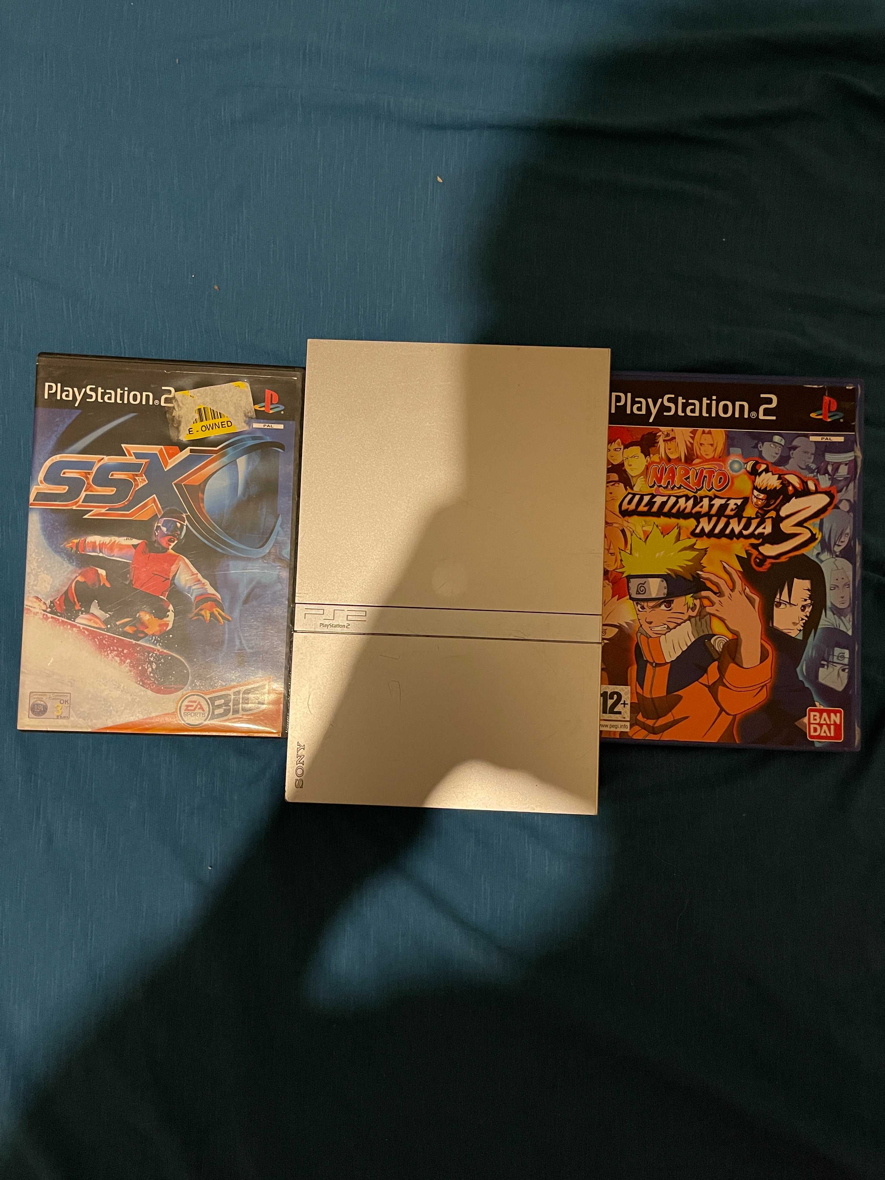 Playstation 2 с един джойстик и 3 игри