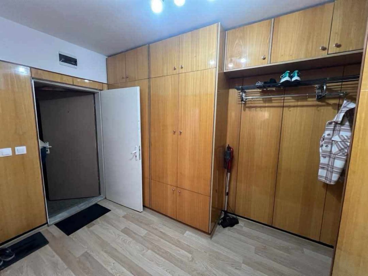 Продава се Тристаен апартамент в Добрич, Добротица - Албенска - 67 кв.м за 1256 €/кв.м - Снимка #4