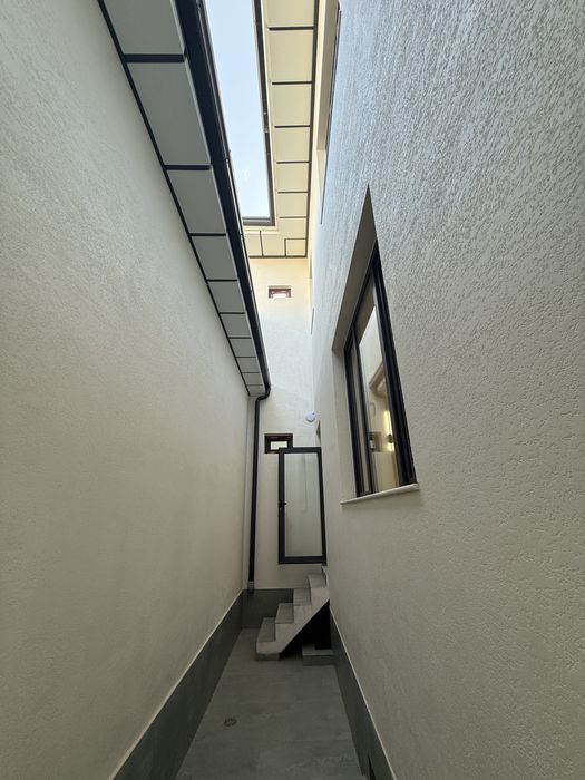 6 хонали НЕОКЛАССИКА ховли сотилади! Сергили тумани, 11 метро бекати