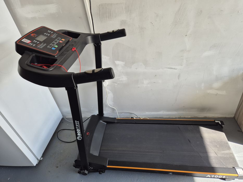 Banda de alergat BodyFit A1001 – ca nouă, nefolosită