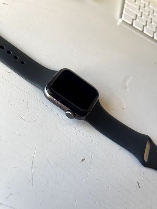 Apple Watch Series 6 GPS 40mm Space Gray OLED Blood Oxygen Heart Rate