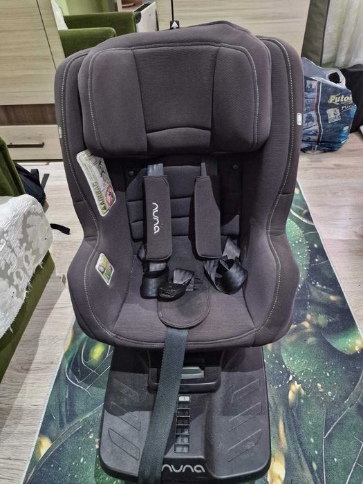 Детски стол за кола