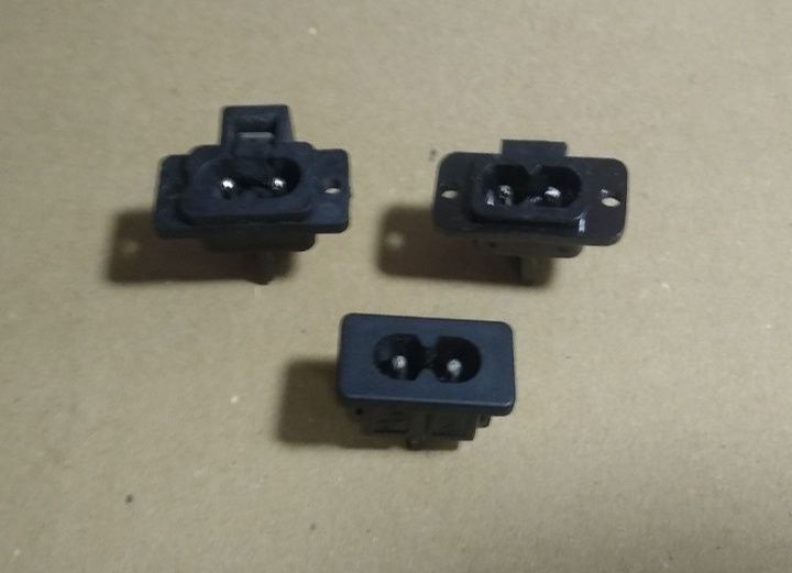 Lot 3 bucati conector / mufa alimentare tip C8 la 250V/10A