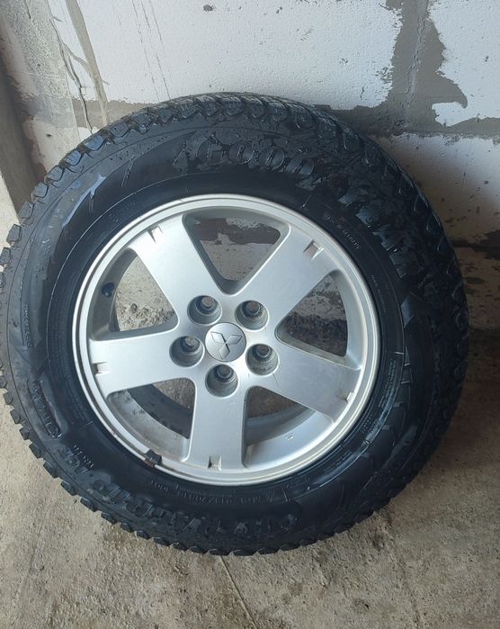Зимние шины с дисками R16 215/70