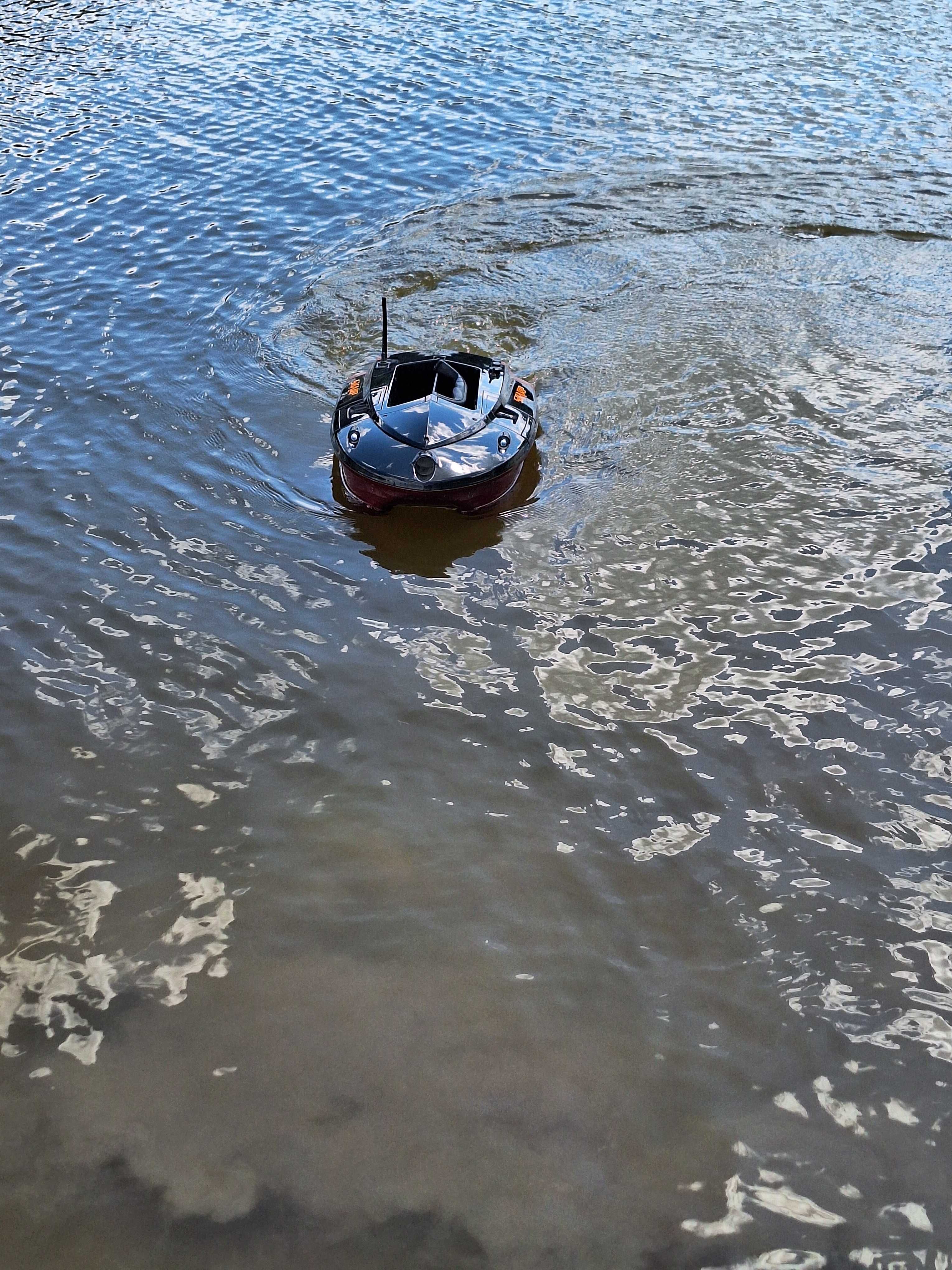 Лодка за захранка Skarp s60