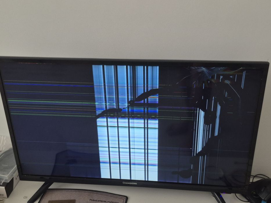 Телевизор на запчасти продам