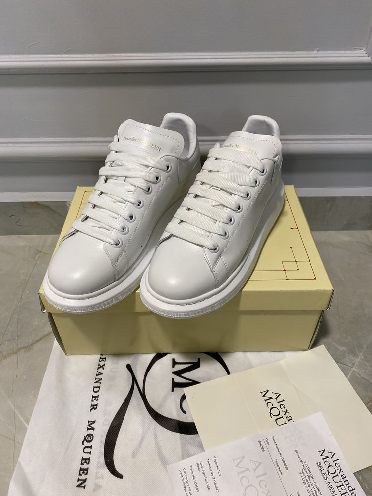 Adidasi McQueen Sneakers