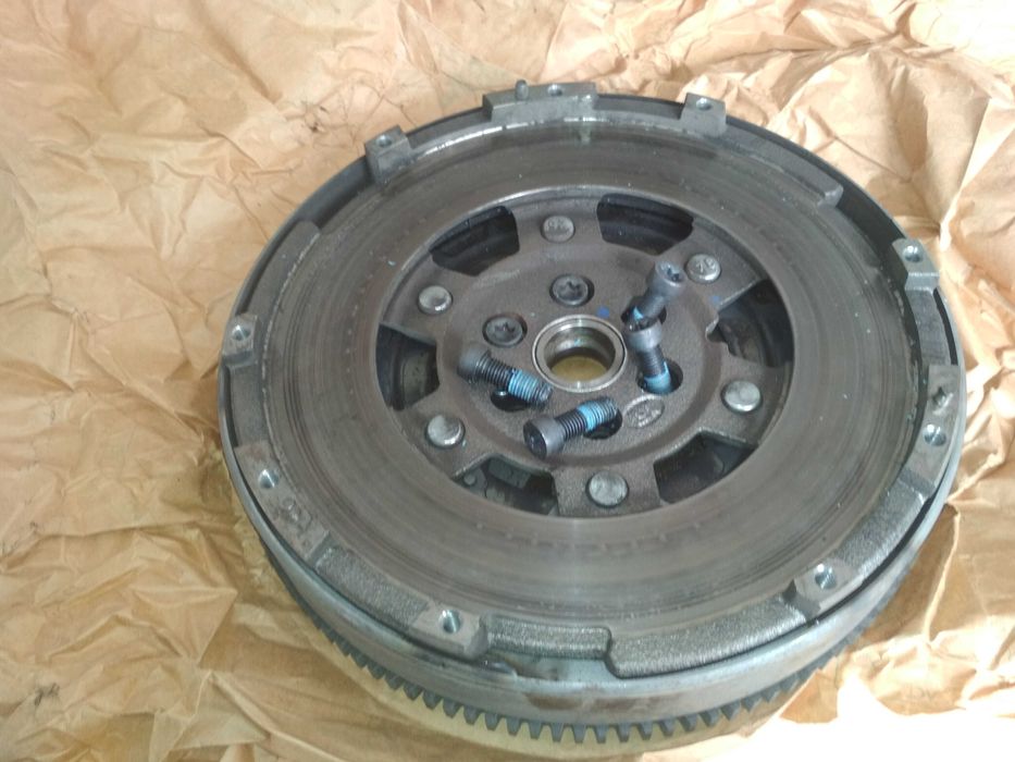 Демпферен маховика за Алфа ромео Джулиета 1.4 и Фиат Абарт 1.4