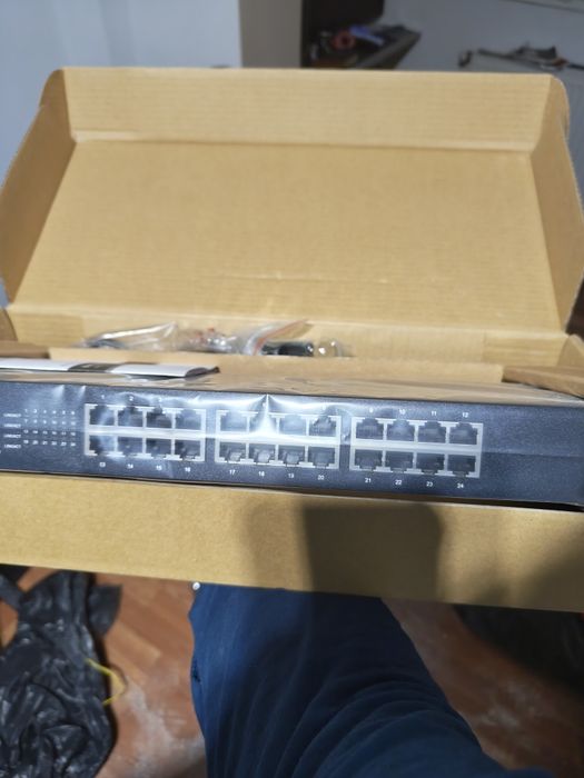 Switch edimax es 1024 cu 24 porturi 10/100Mbit/s
