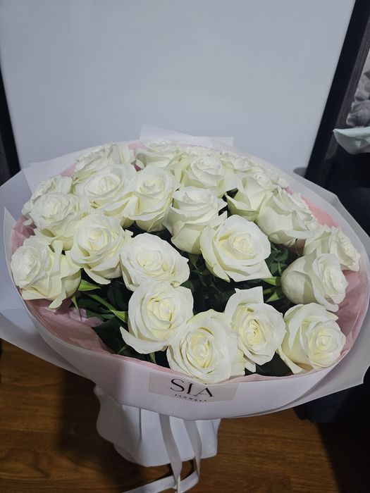 Белые розы букет
