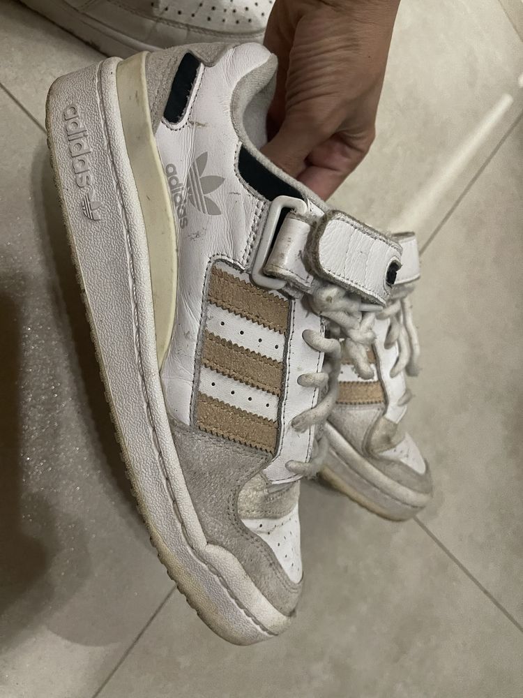 Подарявам оригинални маратонки Adidas номер 40