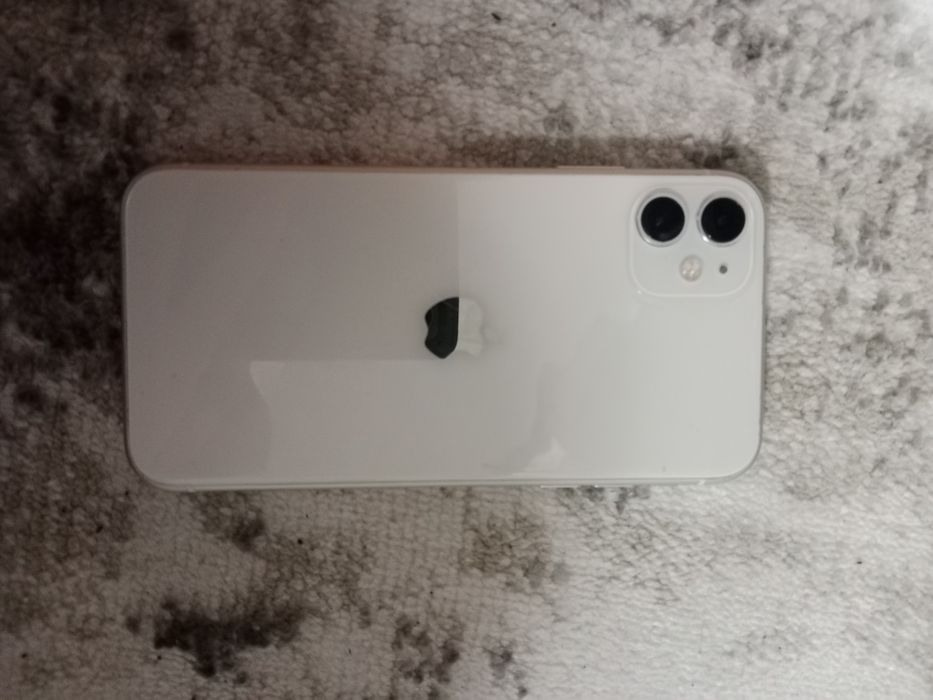 iPhone 11 продам