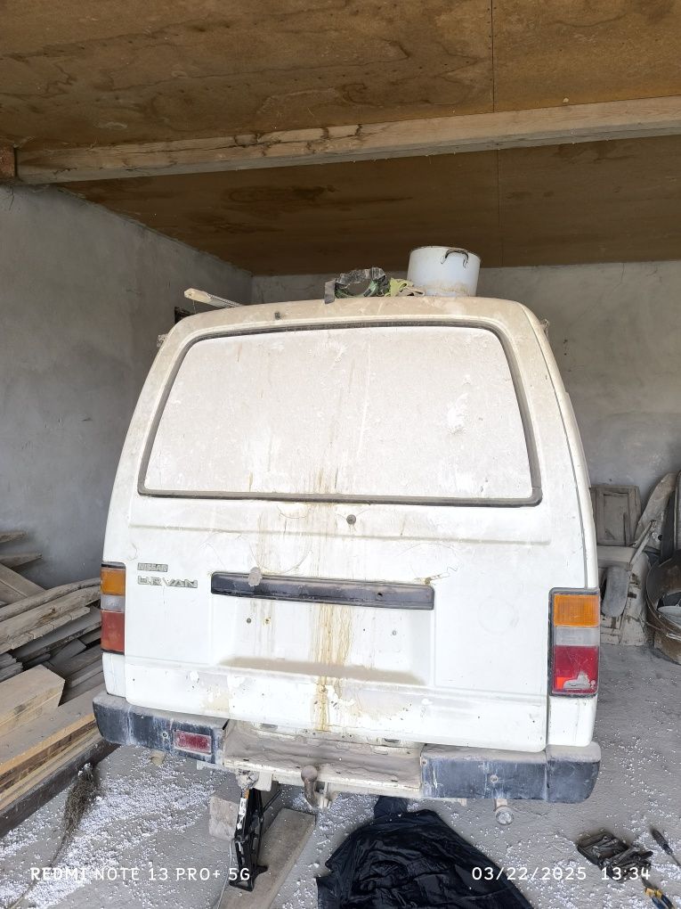 Nissan Urvan минивен сотилади