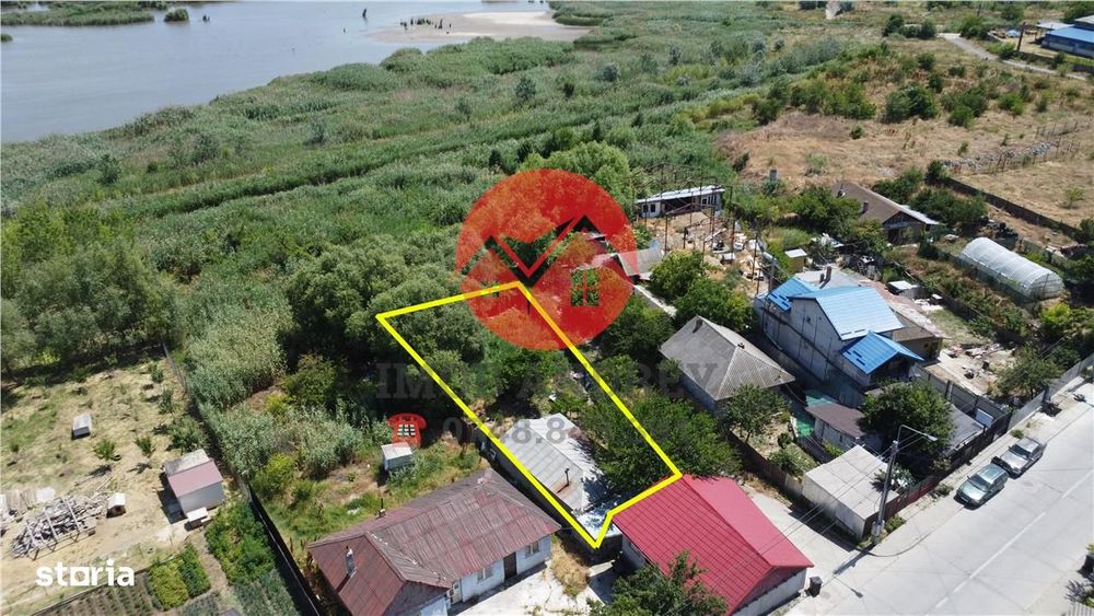 Teren de vanzare cu casa din chirpici în zona Orizontului, cu utilitat