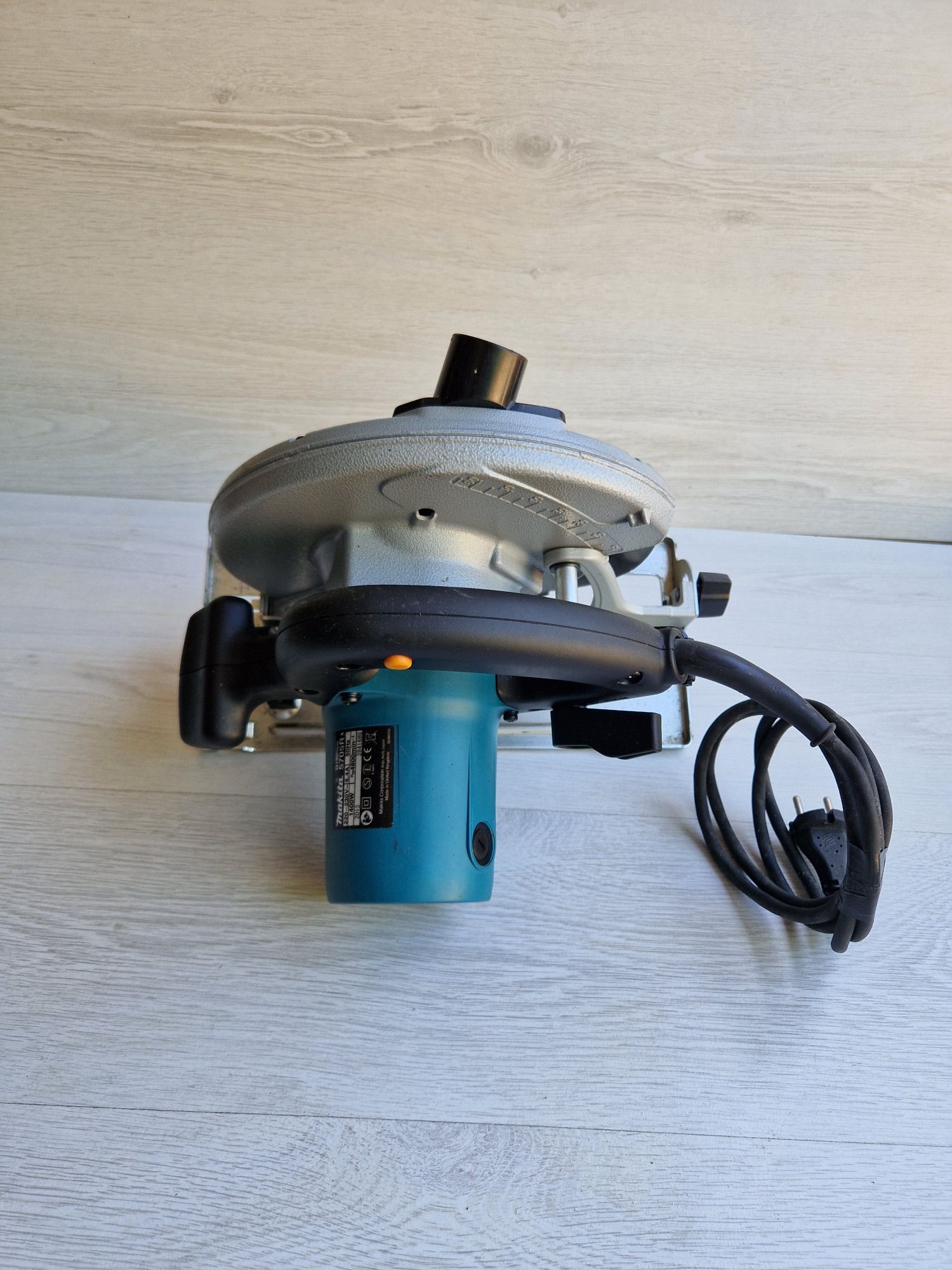 Circular MAKITA 5705 R