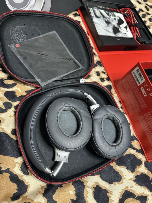 Casti Beats Executive by Dr. Dre