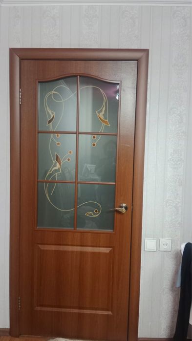 Продам двери межкомнатные деревяные