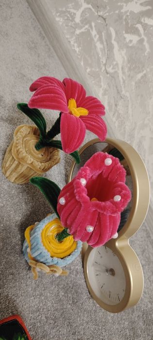 Gullar. Qo'l mehnati asosida tayyorlangan gullar.