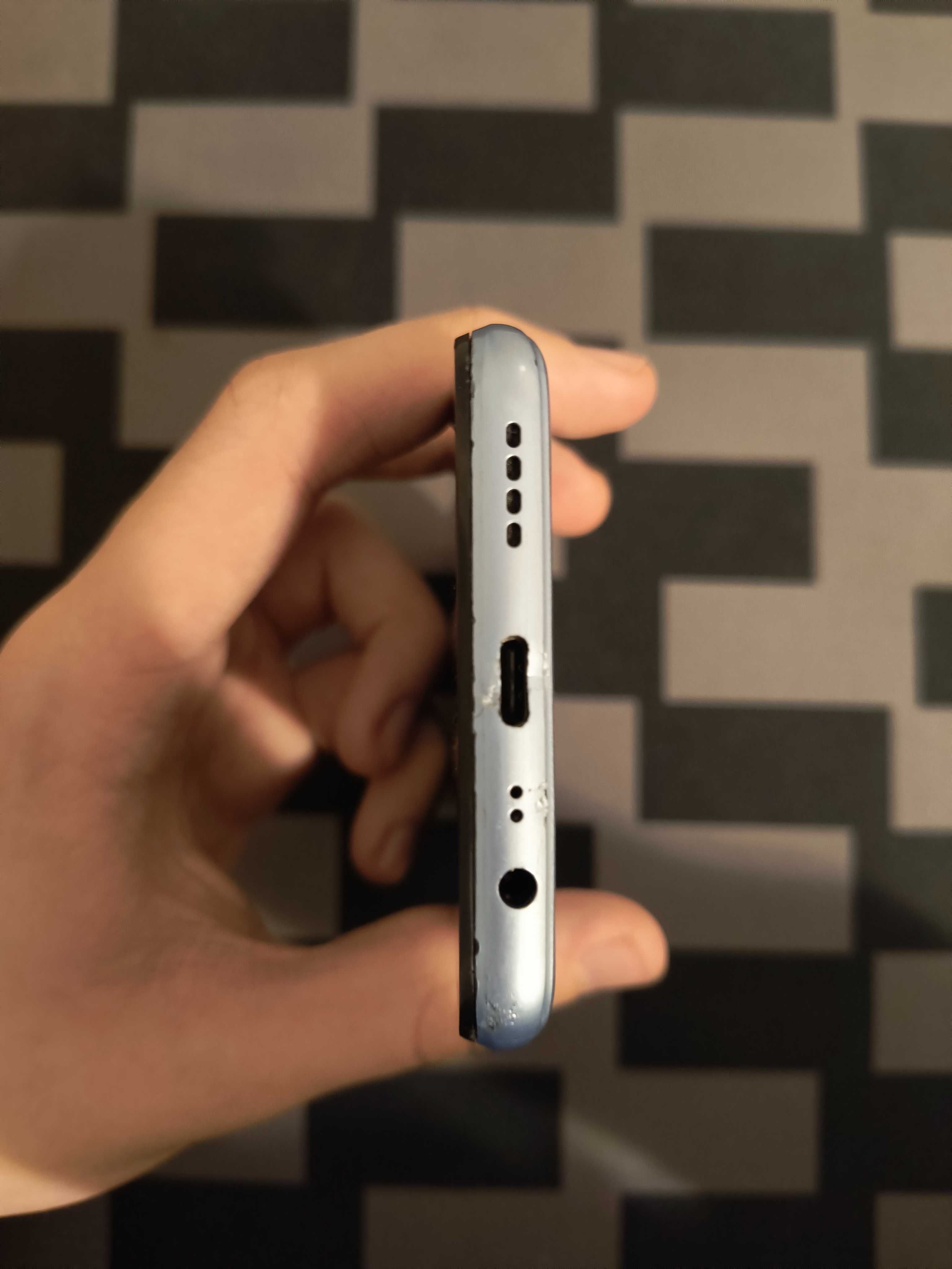 Телефон Realme 7i